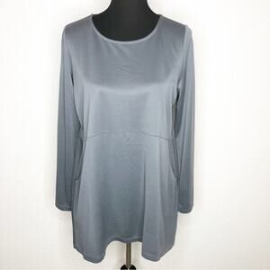 Soft Surroundings gray button back tunic top size Medium